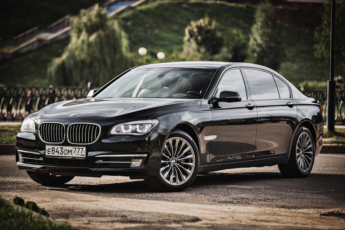 BMW 740 Long — кадр 4 из 14