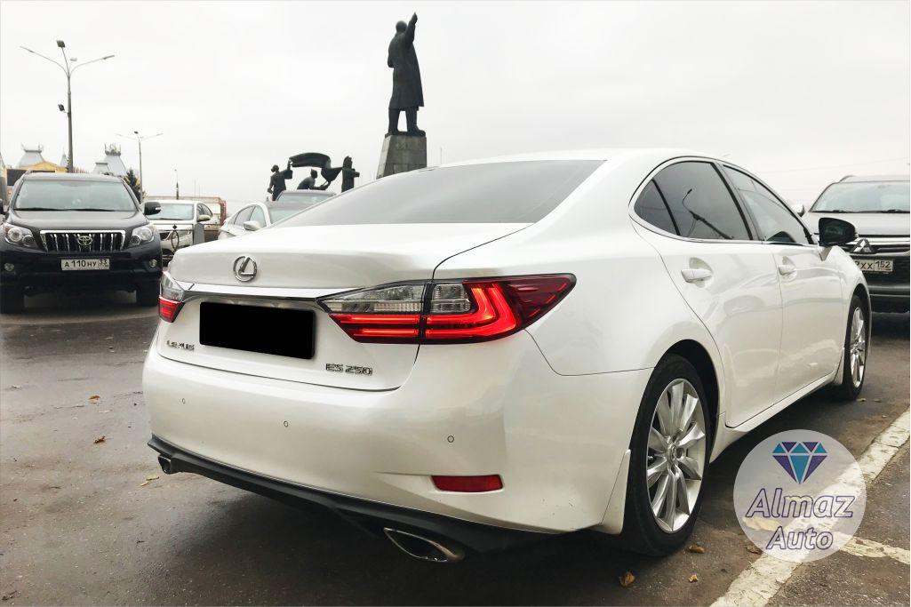 Lexus ES