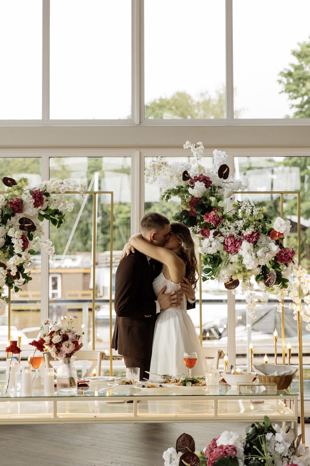 Александр и Вероника / 28.05.26 / 1 198 975 рублей