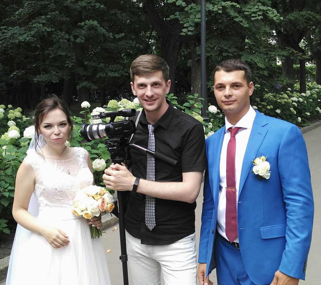 ЗА КАДРОМ