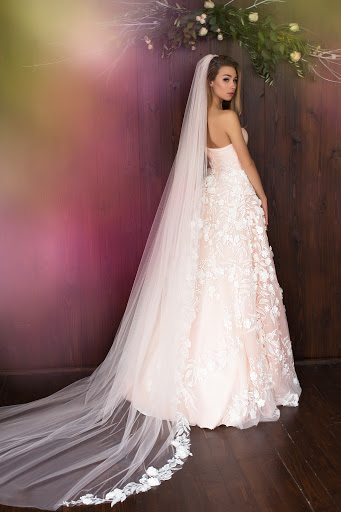 Royal Orchid — кадр 2 из 3