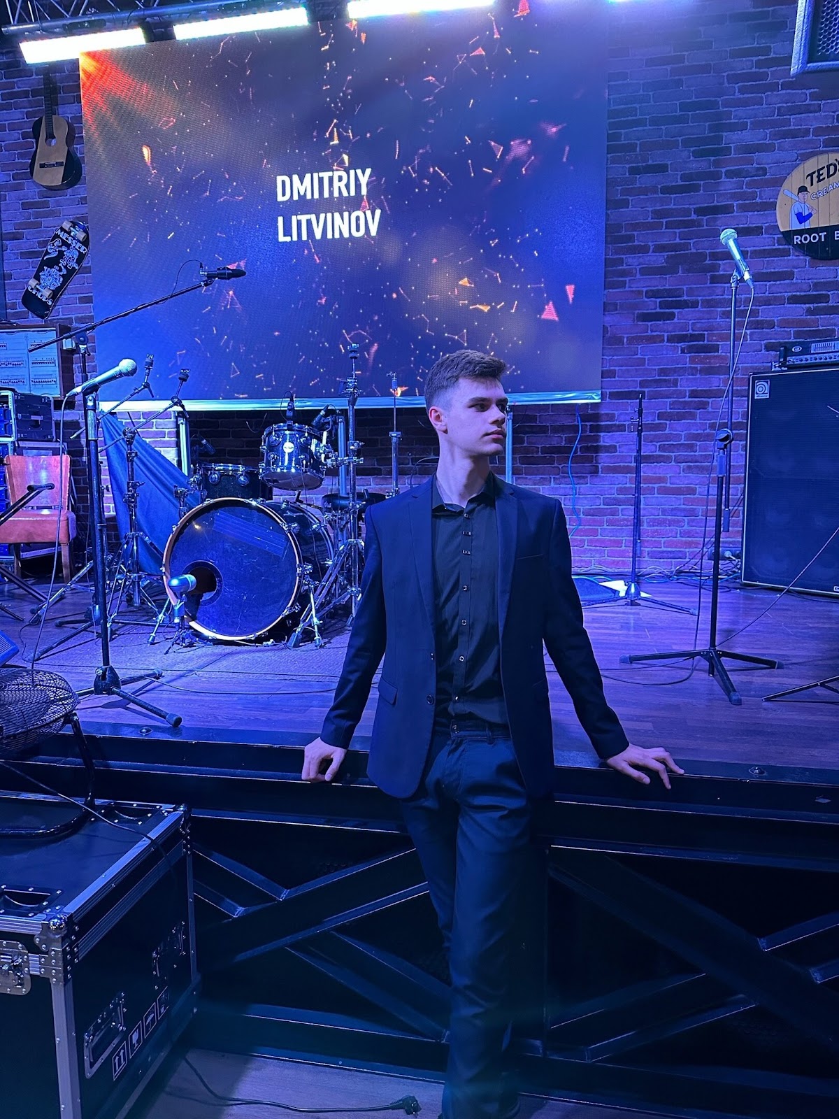 Дмитрий Литвинов