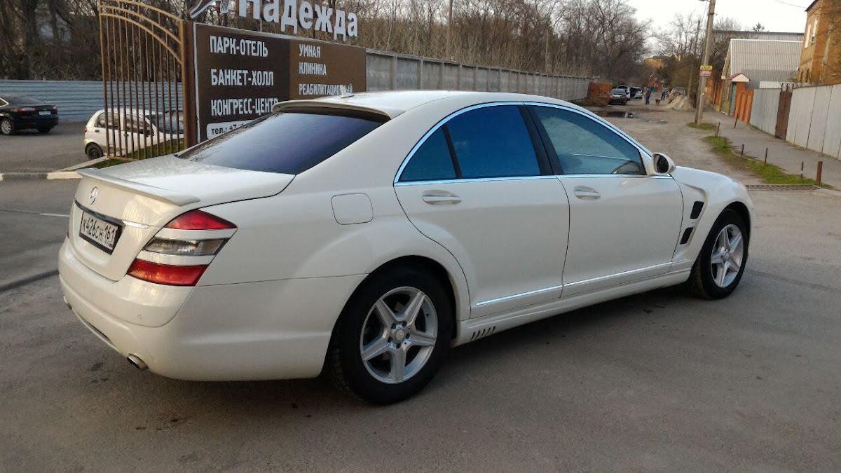 Mercedes 221 AMG