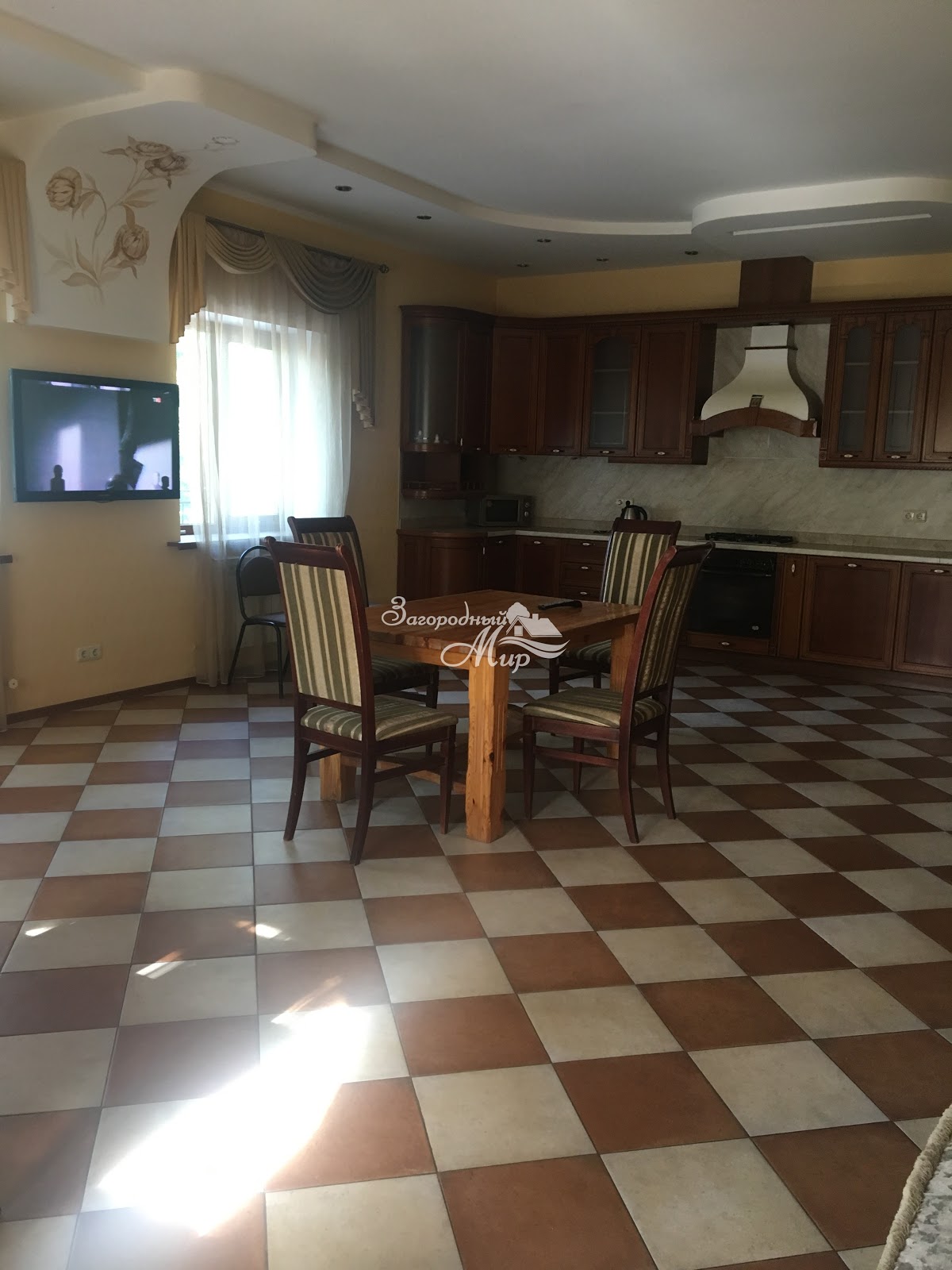 Загородный Мир — кадр 2 из 101