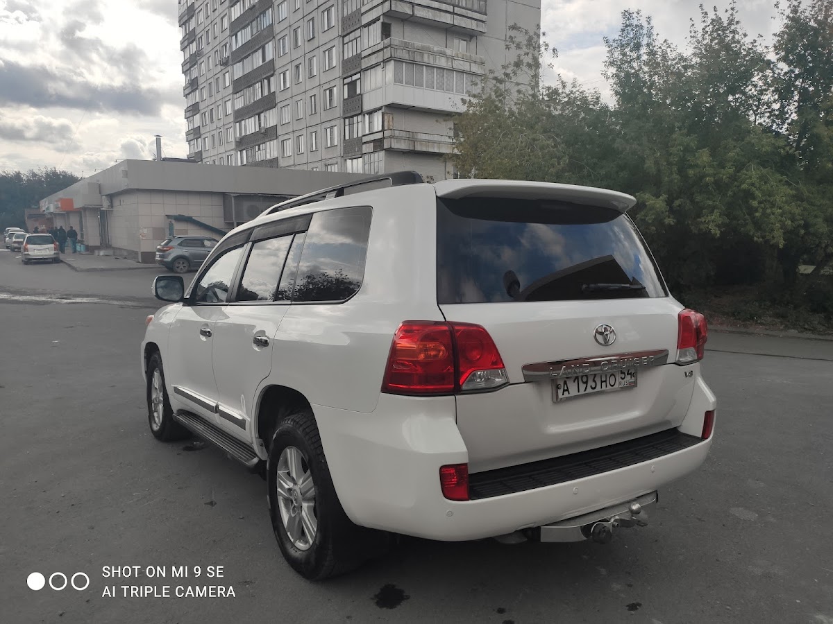 Toyota Land Cruiser 200