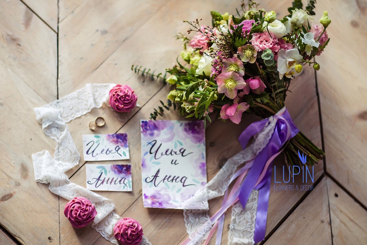 LUPIN flowers & decor