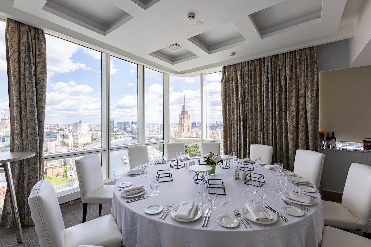 Прайват Лаунж / PRIVATE LOUNGE