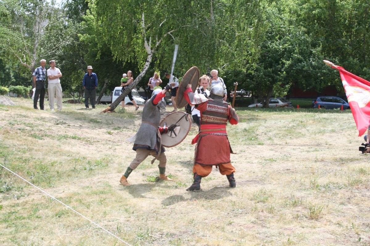 Ах рыцари, ах дамы (2009 год)