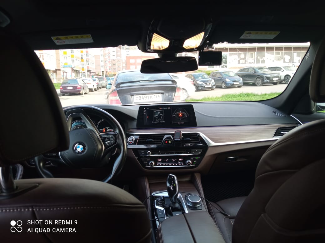 BMW 5 — кадр 3 из 4