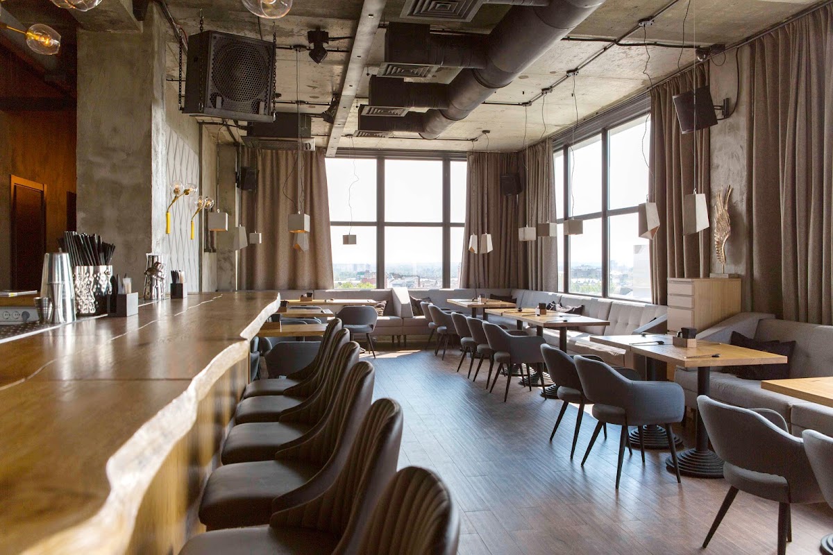 Зал Sky Bar