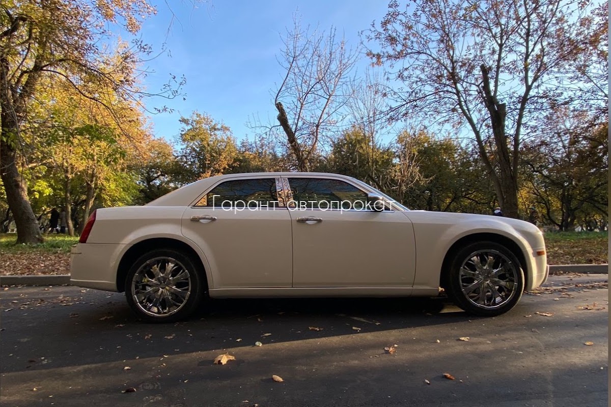 CRYSLER 300 C — кадр 5 из 9