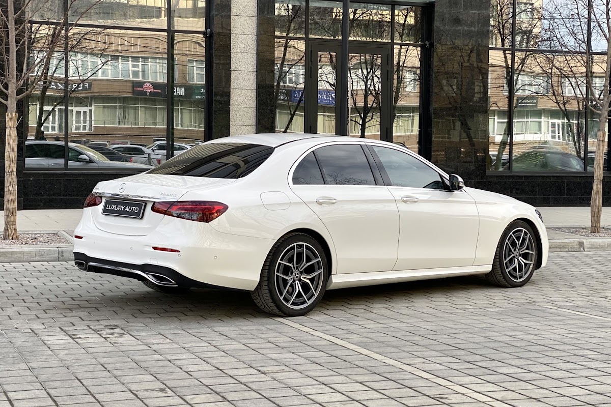 Mercedes Benz E class — кадр 2 из 18