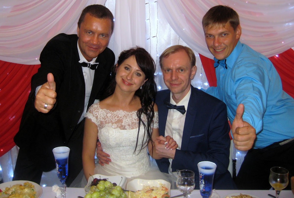 С МОЛОДОЖЁНАМИ