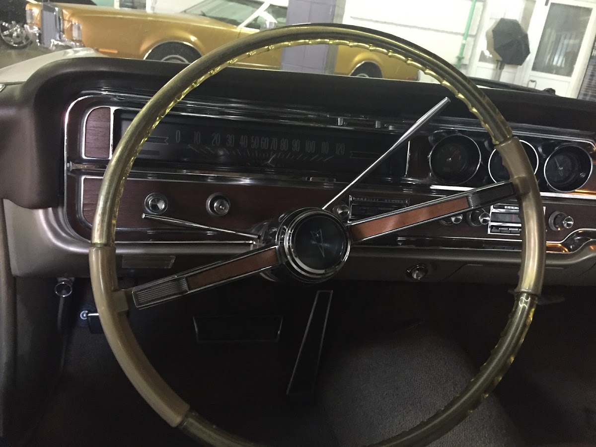 Pontiac boneville — кадр 4 из 4