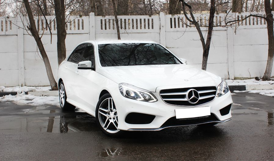 Merсedes E200 рестайлинг, белый с бежевым салоном