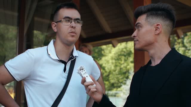 Видео