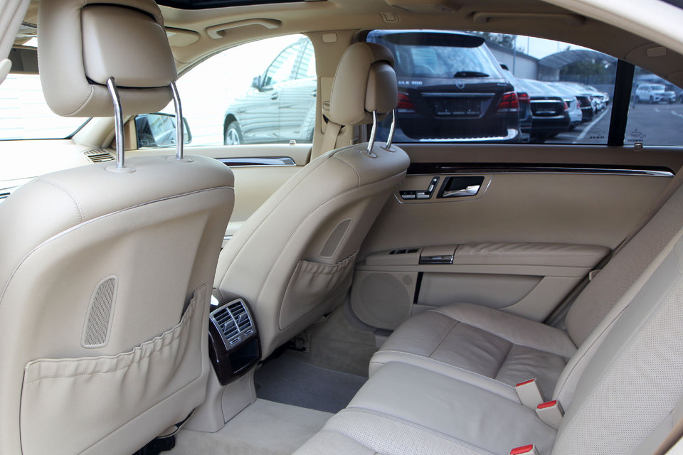 Mercedes S-221