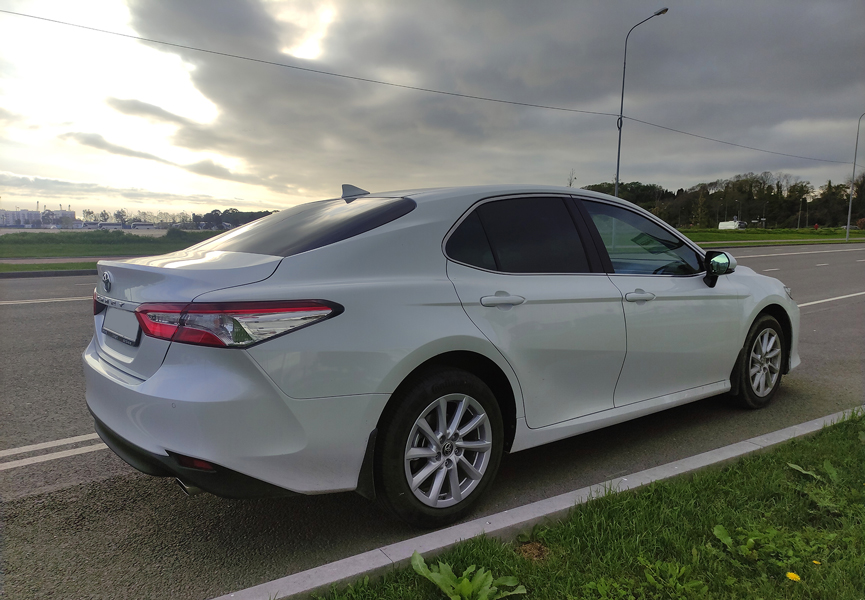 Toyota Camry V70
