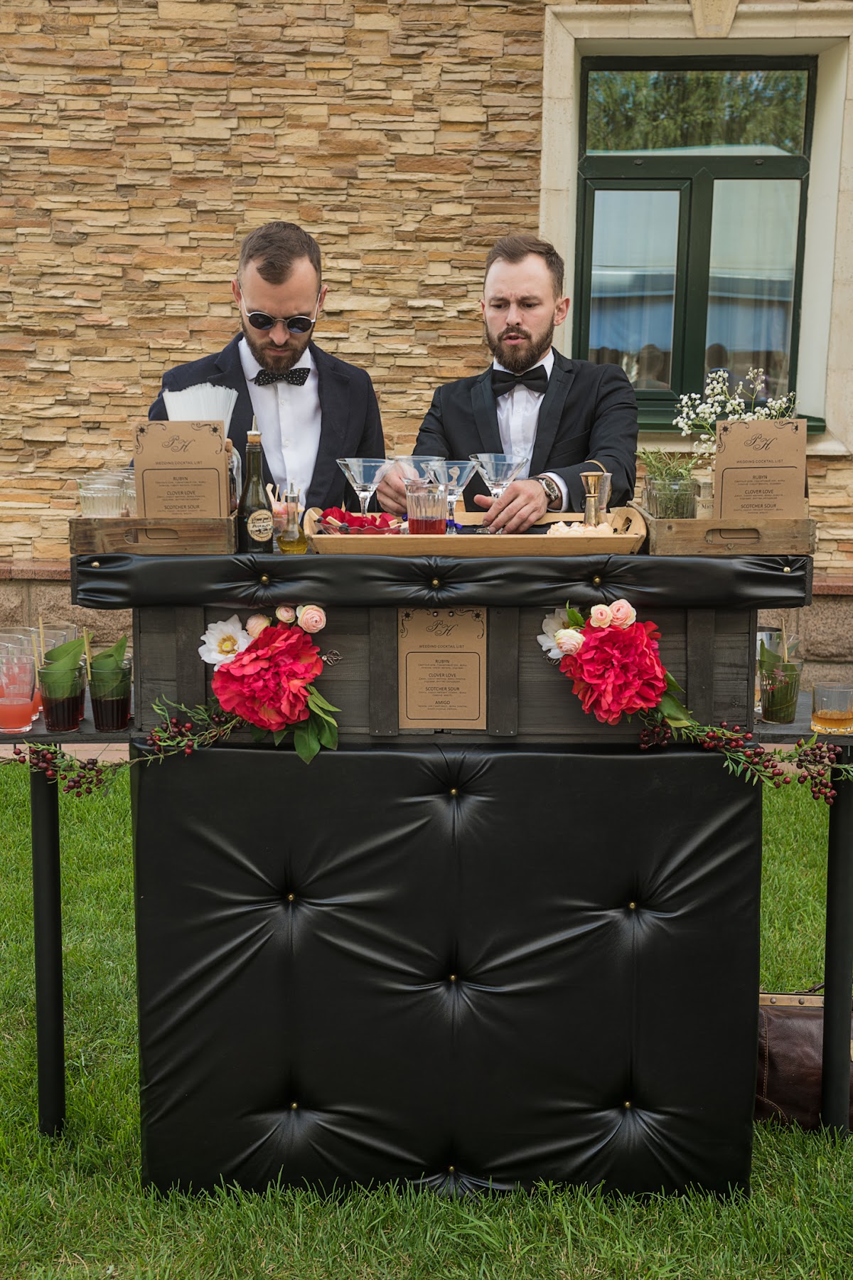 Bar Family — кадр 4 из 20