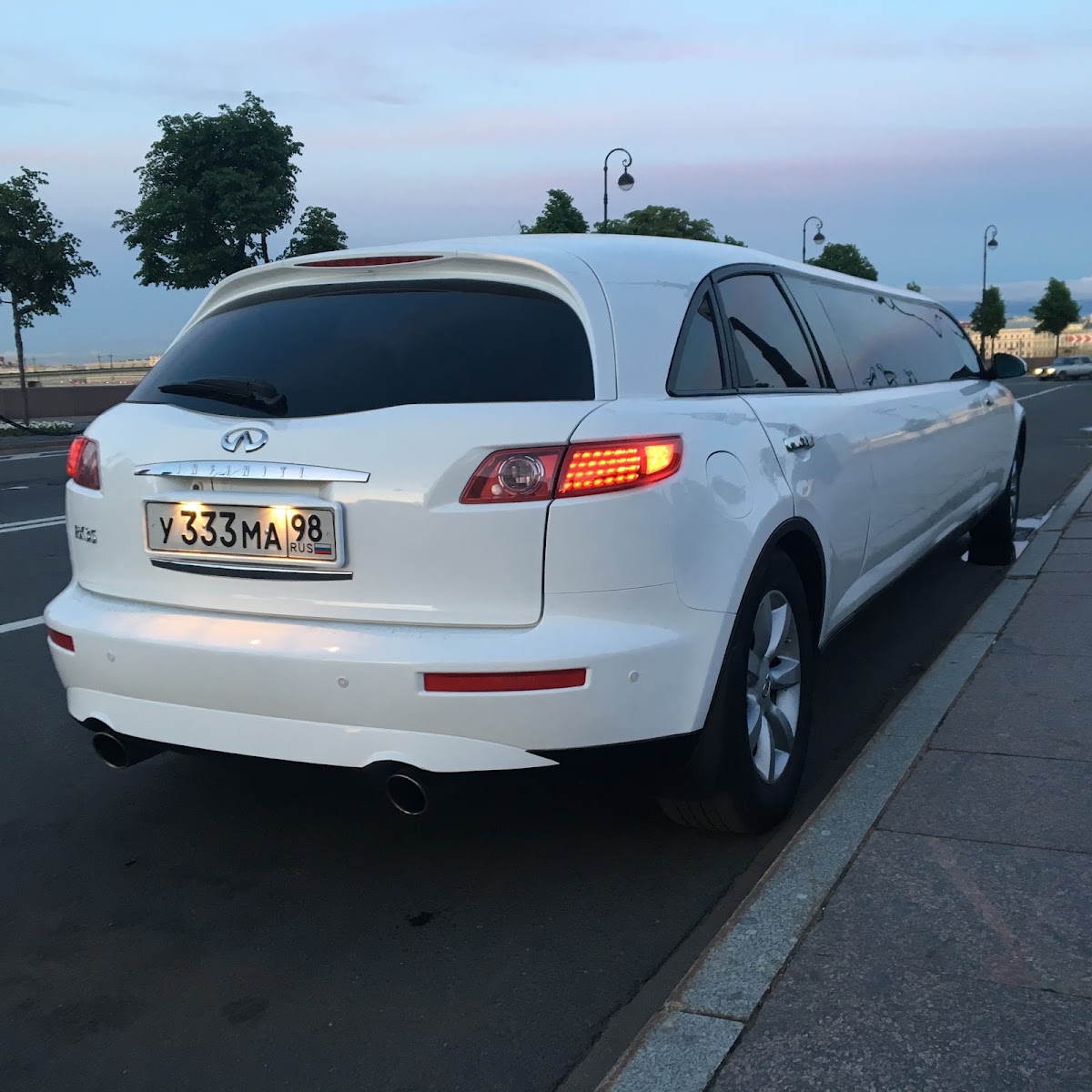 INFINITI  FX35 — кадр 3 из 9