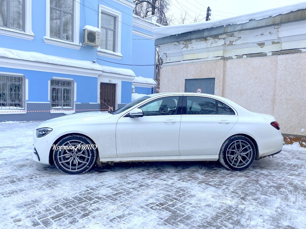 Мерседес Бенц е-213