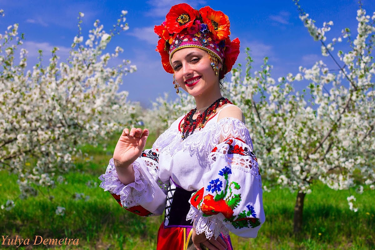 Ой, у вишнэвом, у саду…