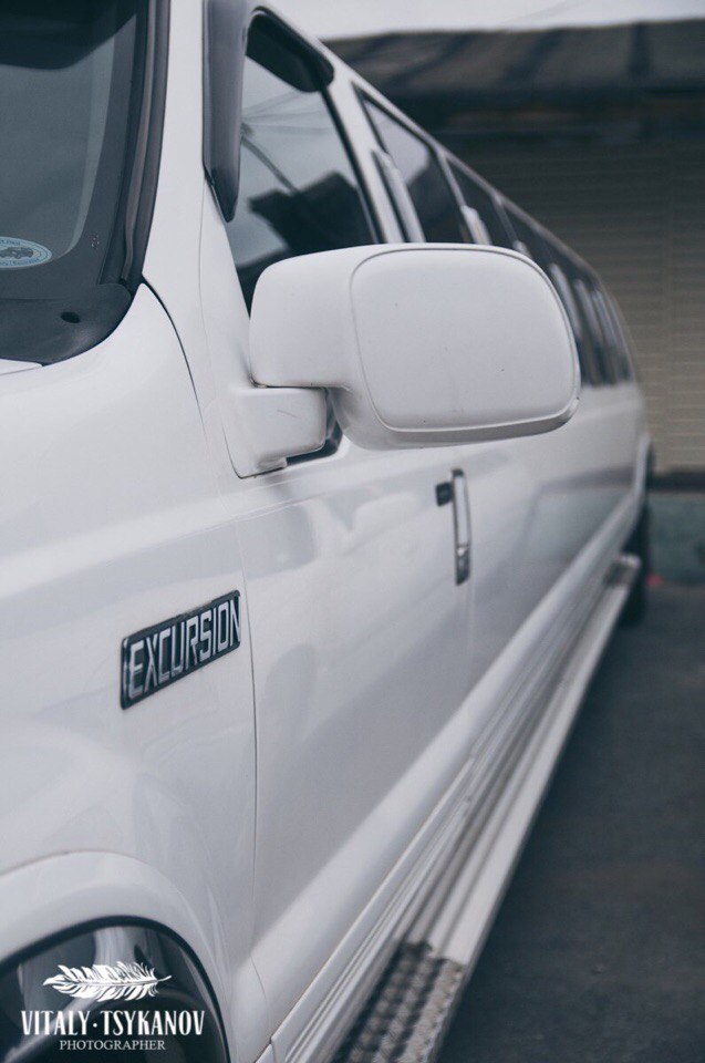 Ford Excursion — кадр 2 из 8