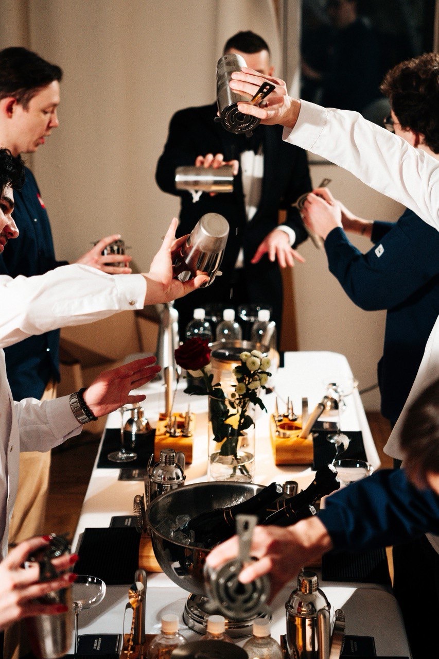 Levis Bar, коктейльный сервис — кадр 4 из 280