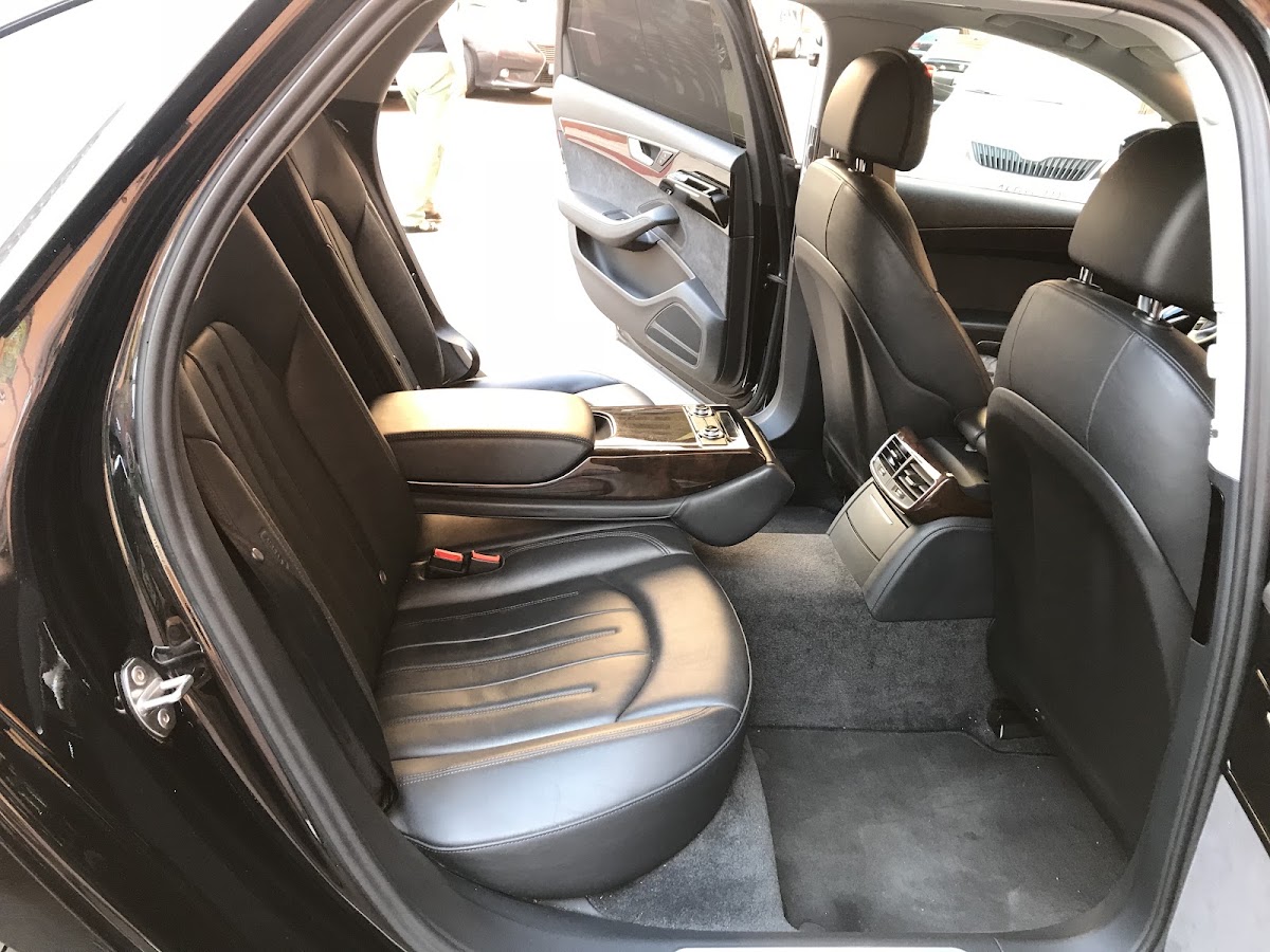 Audi a8L