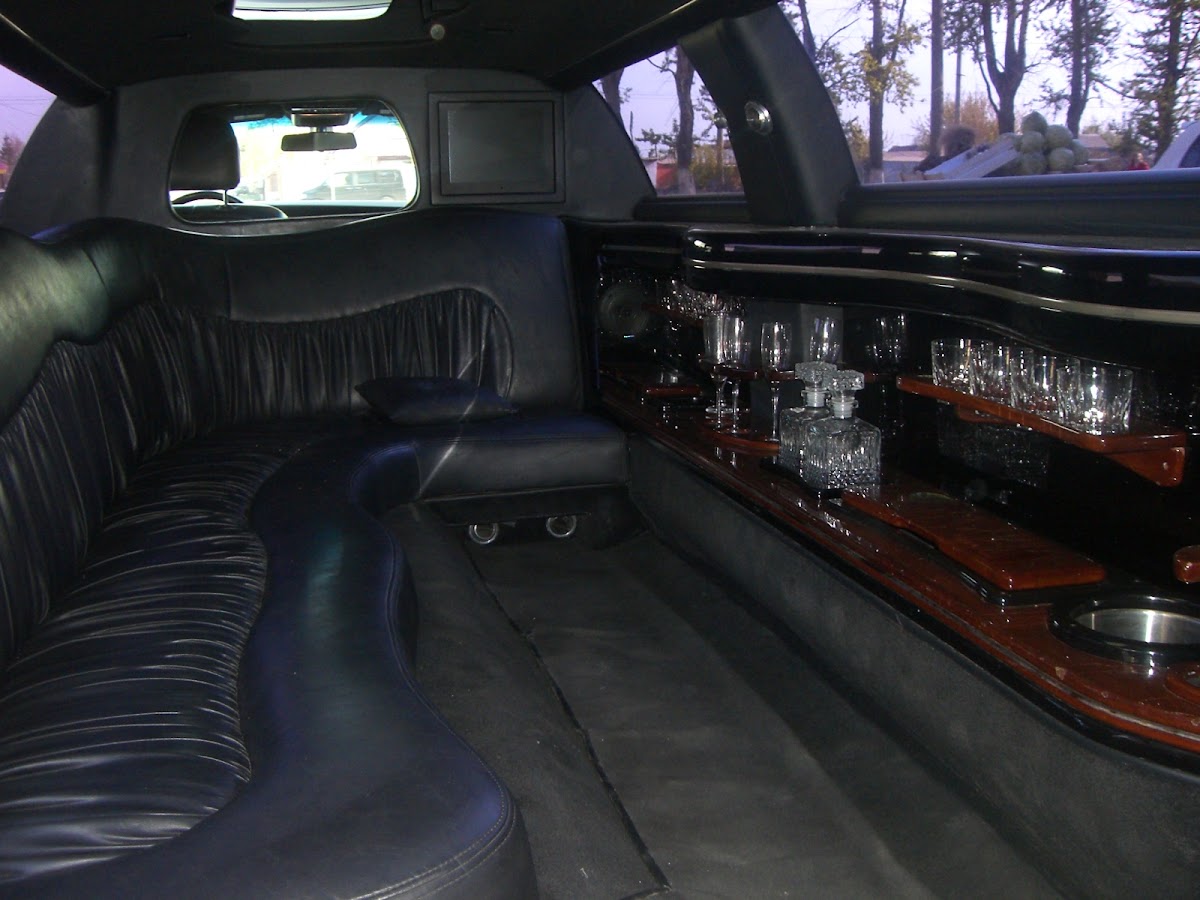 Lincoln Town Car — кадр 2 из 2