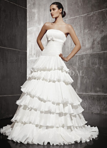 Испанские cвадебные платья Amour Bridal 2013.