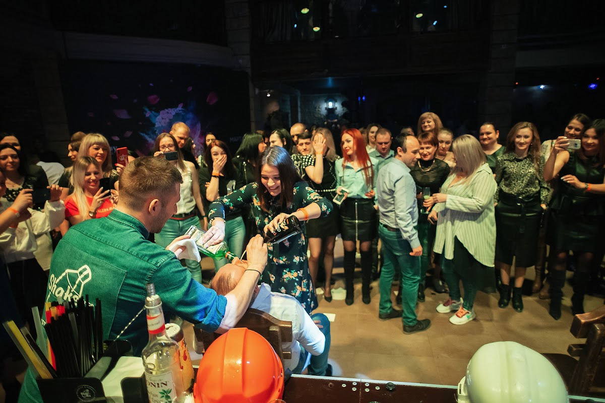 SHAKE_BRO_Performance