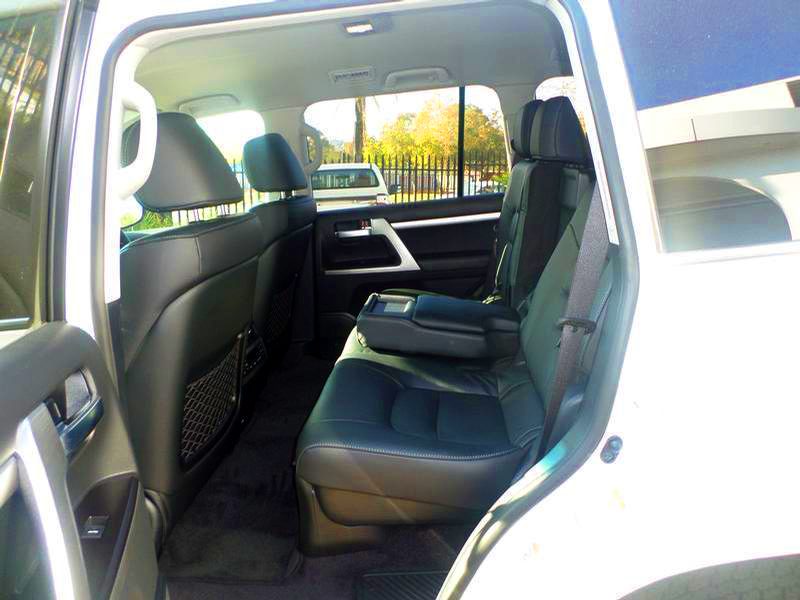 Toyota Land Cruiser 200