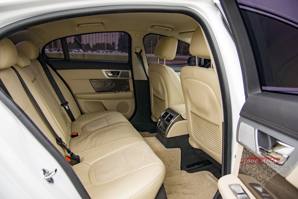 Jaguar XF — кадр 3 из 3