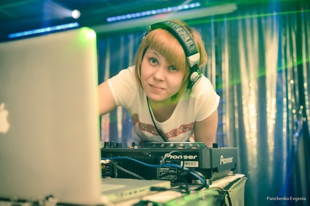 Елена Попова