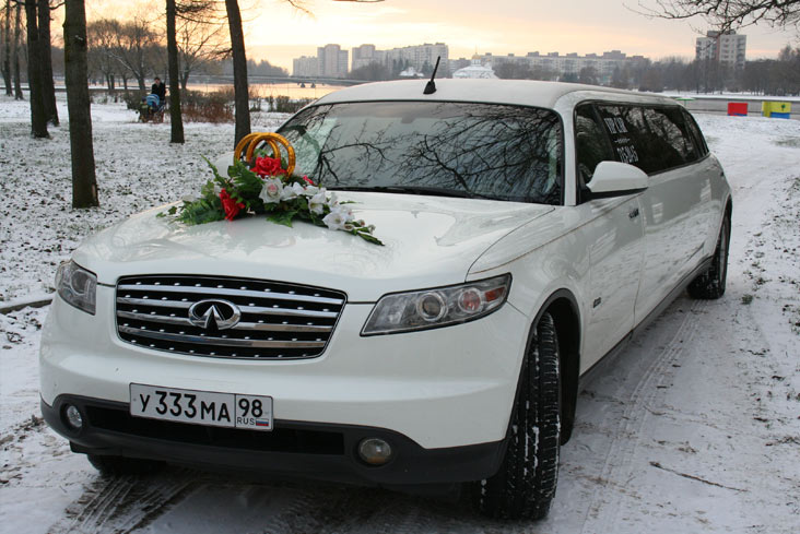 INFINITI  FX35 — кадр 5 из 9