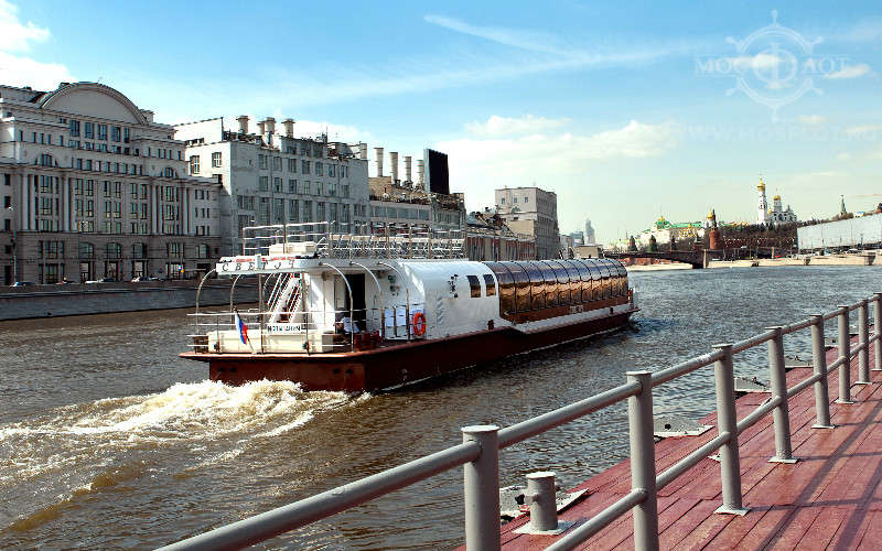 Теплоход Светоч