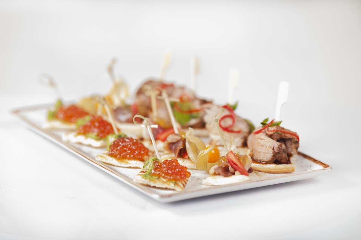 White Catering — кадр 5 из 15