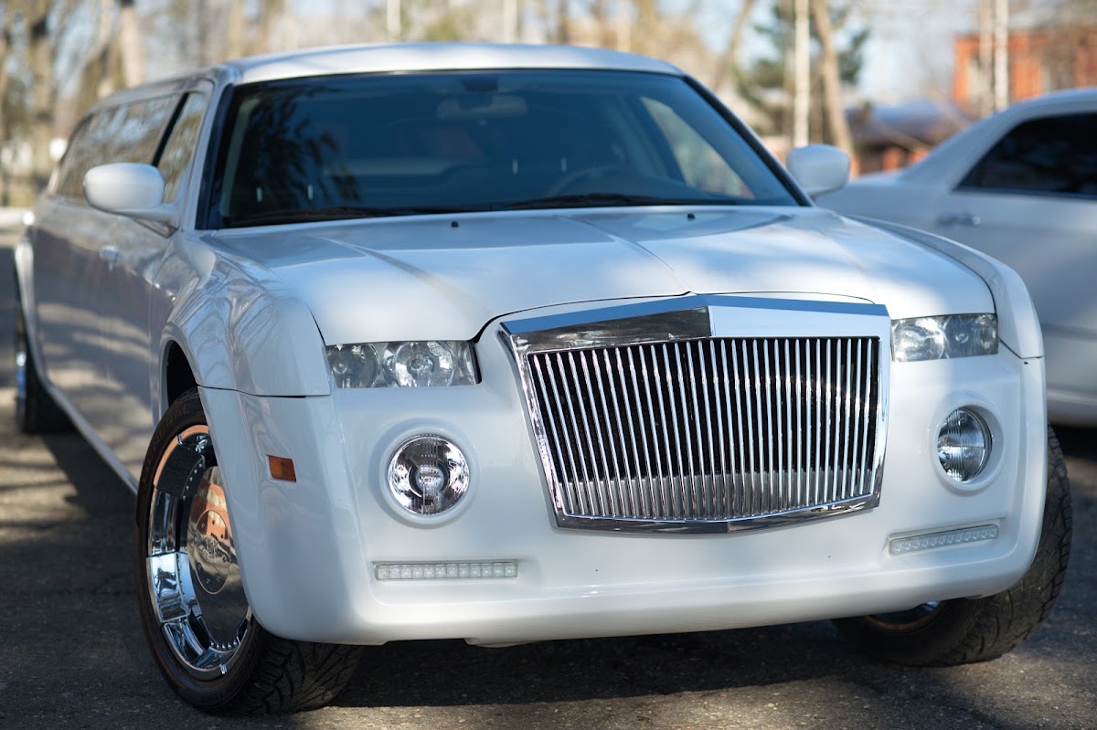 Rolls-Royce Phantom — кадр 2 из 6