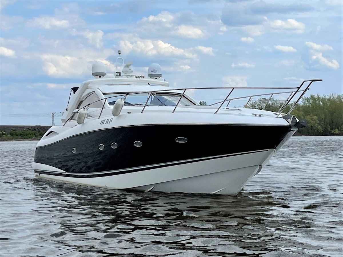 Яхта "Sunseeker Portofino 53"