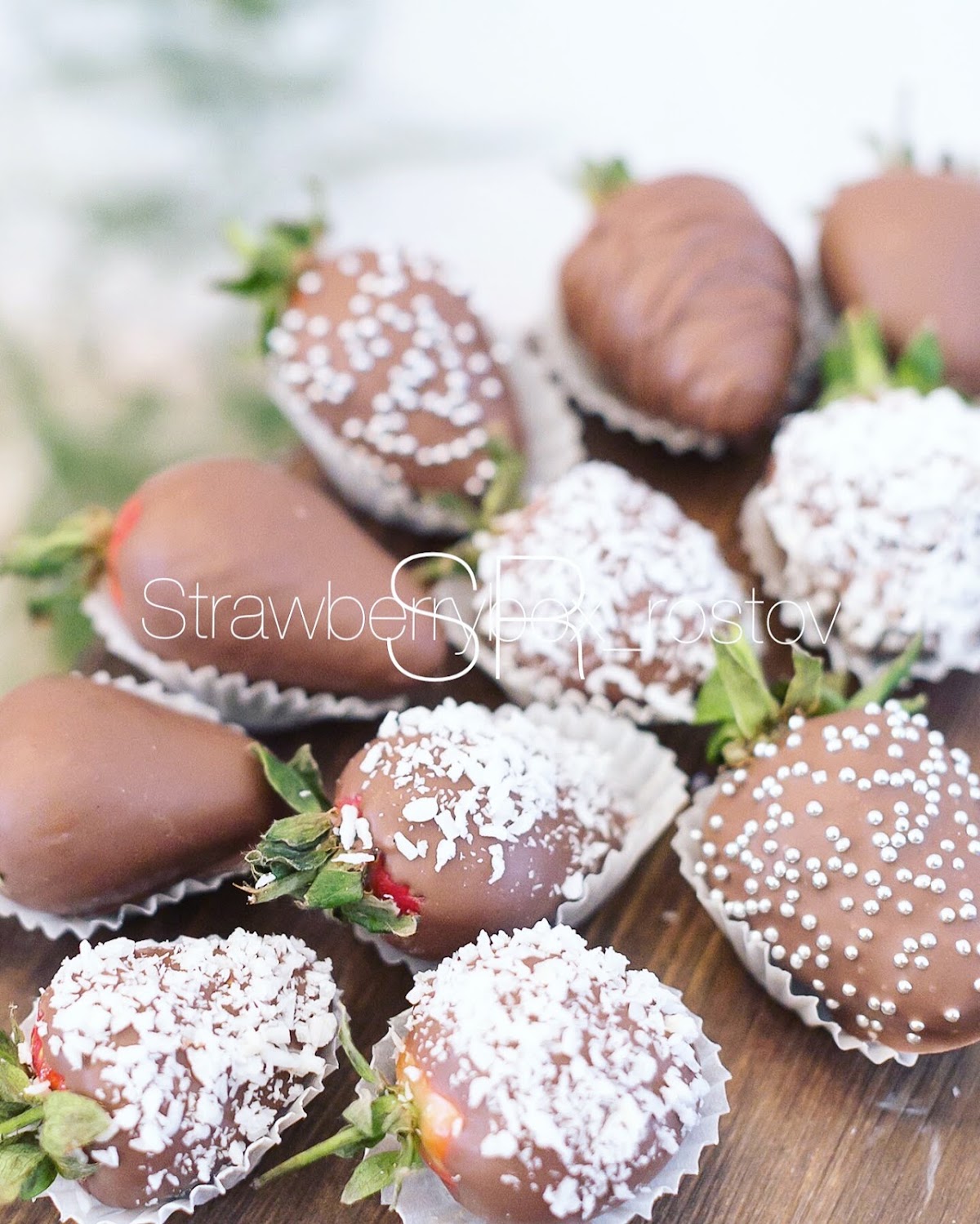 LUXURY & STRAWBERRY