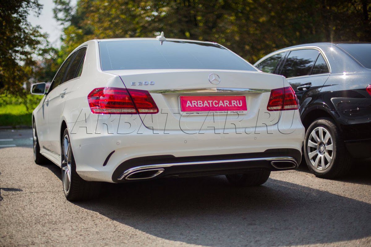Mercedes E-class рестайлинг, белый — кадр 2 из 9