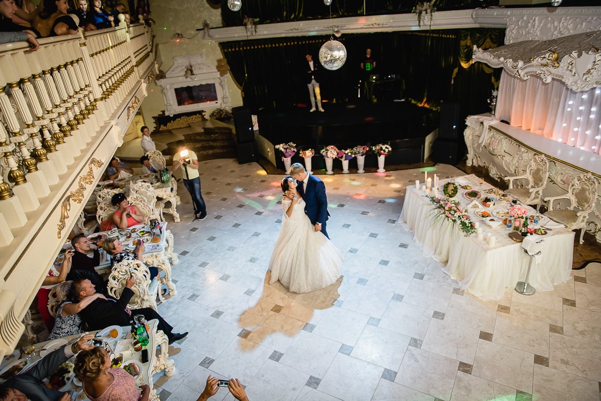 Андрей Попов