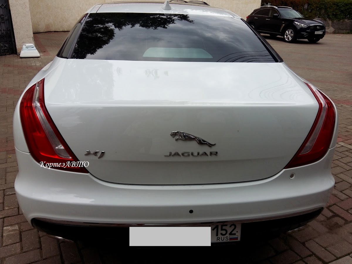 Ягуар XJ — кадр 4 из 8