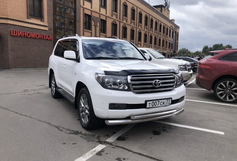 Toyota Land Cruiser 200 — кадр 3 из 8