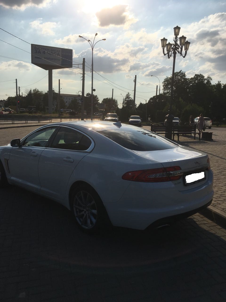 Ягуар XF