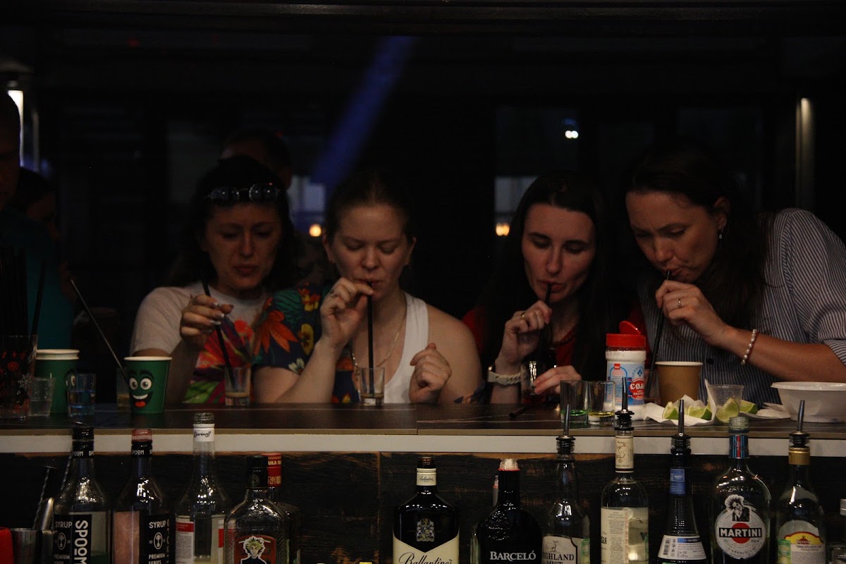 Friend Bar — кадр 2 из 20