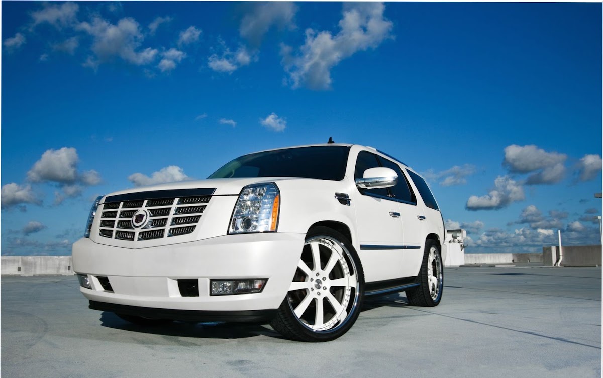 Cadillac Escalade Base