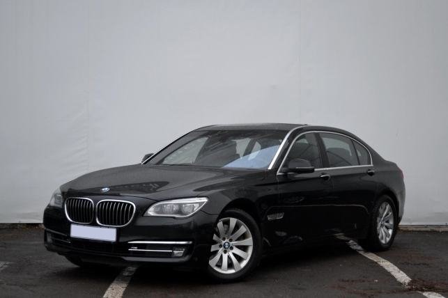 BMW 750