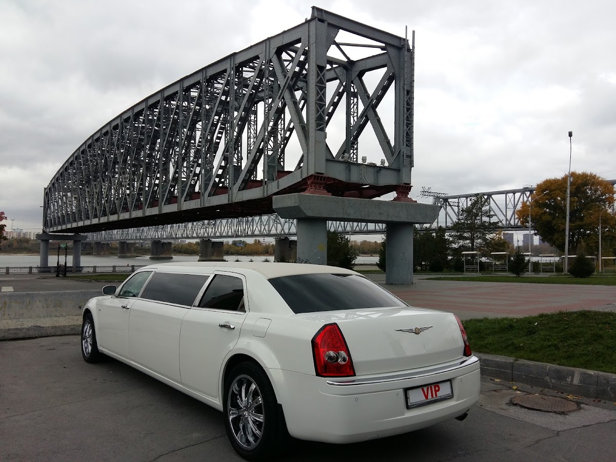 Крайслер 300C "De Luxe" 6+1 мест — кадр 5 из 12